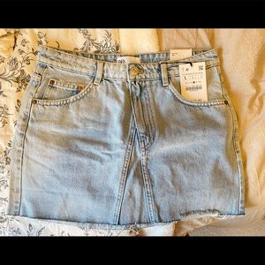 Brand new Zara Jean skirt ! Size large